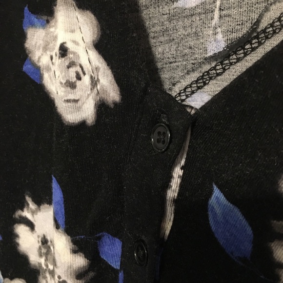 Beautiful Torrid Sz 2 floral pop over soft stretch - Picture 2 of 6